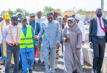 Premier Ministre Inspecte Chantiers de Bitumage N’Djaména Premier Ministre Inspecte Chantiers de Bitumage N'Djaména