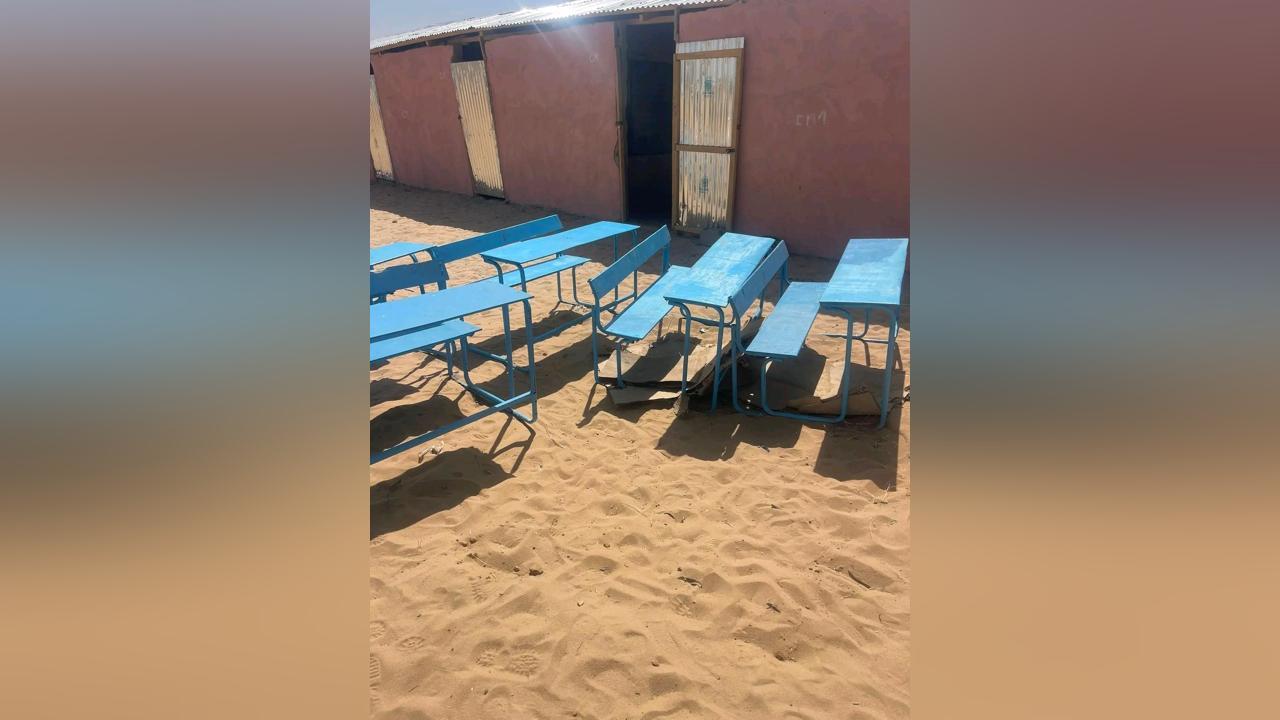 Université Toumaï Fournit Tables-Bancs à Djara Université Toumaï Fournit Tables-Bancs à Djara