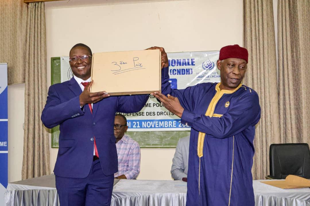 Première Distinction Nationale Pour Les Champions Des Droits Humains Première Distinction Nationale Pour Les Champions Des Droits Humains