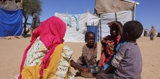 Réfugiés Soudanais de Tiné Vers Camps du HCR Réfugiés Soudanais de Tiné Vers Camps du HCR