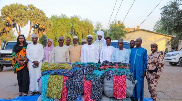 Ministère de l’Action Sociale Reçoit 10 000 Voiles Ministère de l'Action Sociale Reçoit 10 000 Voiles