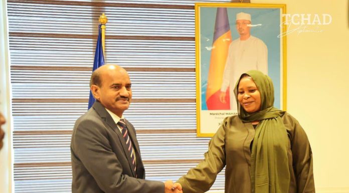 L’Ambassadeur De L’Inde Fait Ses Adieux L'Ambassadeur De L'Inde Fait Ses Adieux