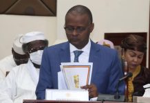 Nguilin Défend Le Projet De Loi De Finances Nguilin Défend Le Projet De Loi De Finances