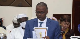 Nguilin Défend Le Projet De Loi De Finances Nguilin Défend Le Projet De Loi De Finances