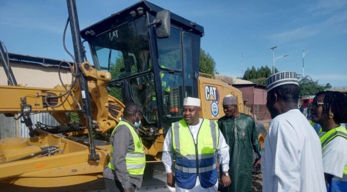 N’Djamena: Maire Sanoussi Abdoulaye et Civisme Routier N'Djamena: Maire Sanoussi Abdoulaye et Civisme Routier