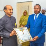 Ambassadeur Indien Dr. Hifzur Rahman Élevé Officier Ambassadeur Indien Dr. Hifzur Rahman Élevé Officier