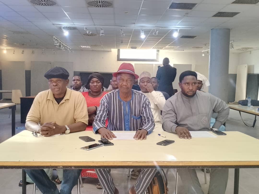 Artistes Saluent Répartition 2025 Des Droits D'Auteur Artistes Saluent Répartition 2025 Des Droits D'Auteur