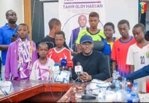 Échanges entre le Président de la FTFA et Jeunes Footballeurs Échanges entre le Président de la FTFA et Jeunes Footballeurs