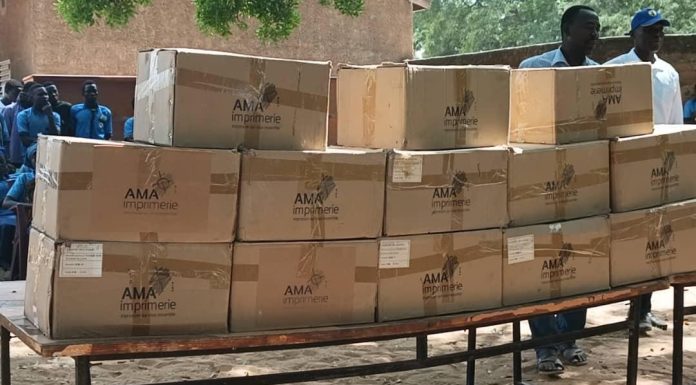 Diamra Betolngar Offre 687 Livres à l’Éducation Nationale Diamra Betolngar Offre 687 Livres à l'Éducation Nationale