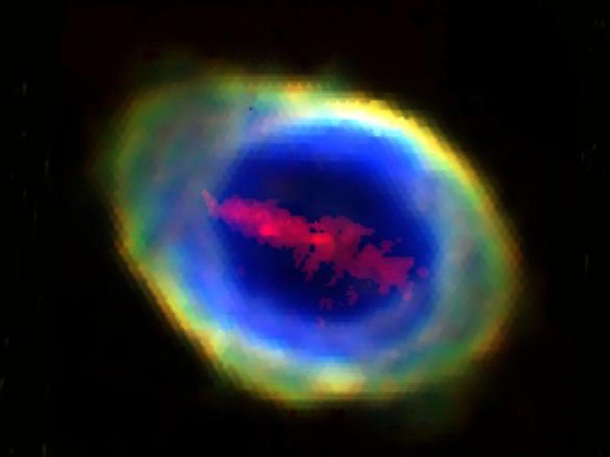 Découverte d'une Structure en Barre dans la Nébuleuse Découverte d'une Structure en Barre dans la Nébuleuse