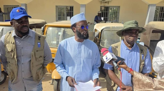 Ouaddaï Remet 50 Rakchas à Des Organisations Jeunes Femmes Ouaddaï Remet 50 Rakchas à Des Organisations Jeunes Femmes