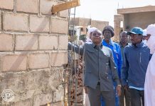 Visite Du Premier Ministre Au Chantier Des Logements Visite Du Premier Ministre Au Chantier Des Logements