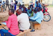 Mandoul Les Militants Du SET En Grève Mandoul Les Militants Du SET En Grève