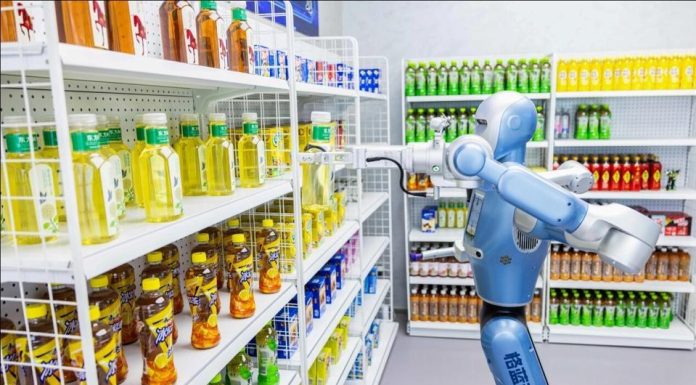China’s first humanoid robot 7S store in Hubei province generating buzz China's first humanoid robot 7S store in Hubei province generating buzz