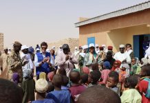 Trois Écoles Remises aux Communautés de Faya Trois Écoles Remises aux Communautés de Faya