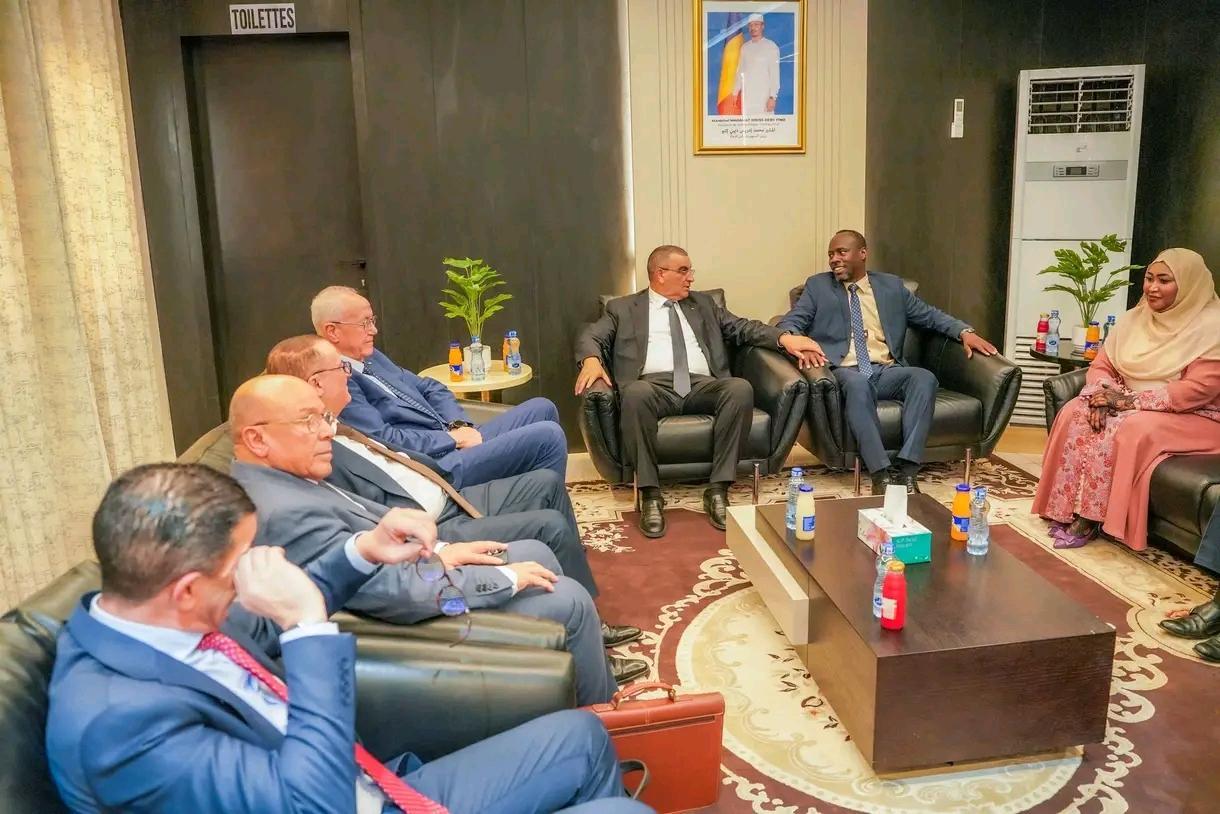 Coopération Tchad-Algérie : une délégation algérienne à N’Djaména pour dynamiser le projet de la route transsaharienne Coopération Tchad-Algérie : une délégation algérienne à N’Djaména pour dynamiser le projet de la route transsaharienne