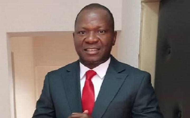 Togo : « Monsieur le ministre, un peu d’humilité svp! », Luc Abaki au Prof kokoroko