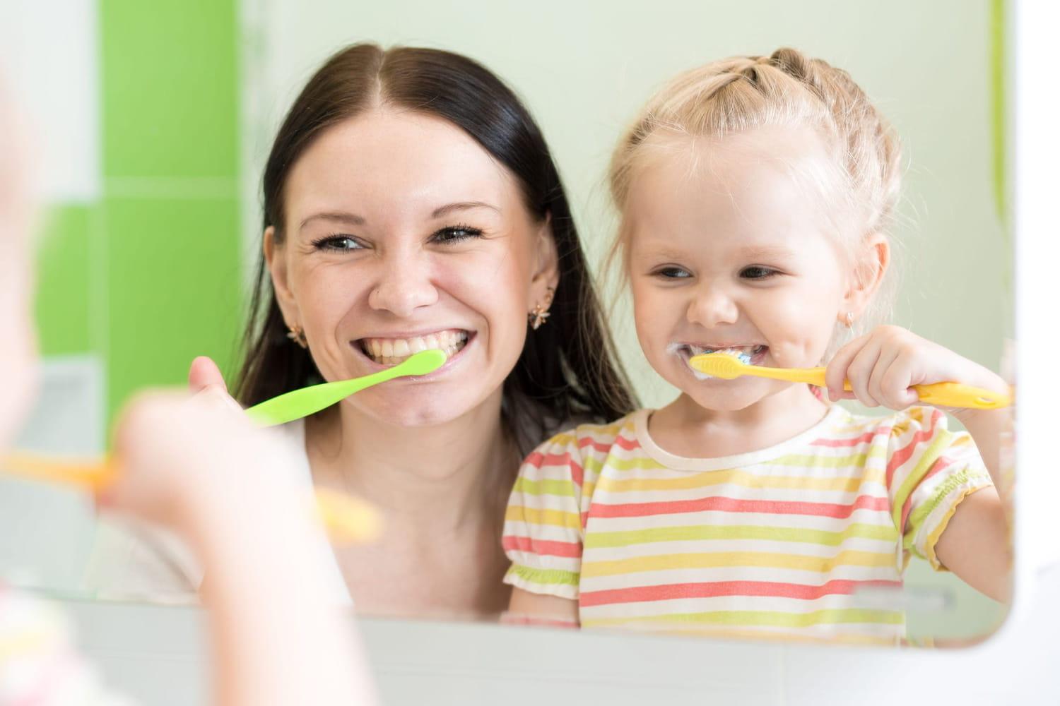 Brossage des dents : encouragez votre enfant !
