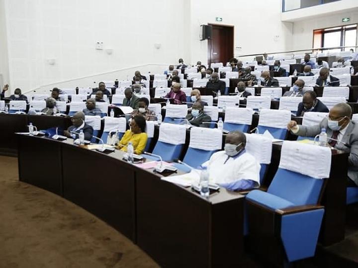 Togo : Une bien curieuse division de la nationalité et une fabrique des identités meurtrières à l’Assemblée nationale Togo : Une bien curieuse division de la nationalité et une fabrique des identités meurtrières à l’Assemblée nationale