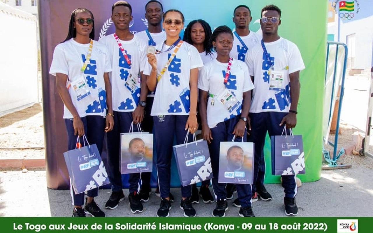 Togo-La DMK contre le badigeon des édifices des services publics et des institutions de la République aux couleurs d’UNIR Togo-La DMK contre le badigeon des édifices des services publics et des institutions de la République aux couleurs d’UNIR