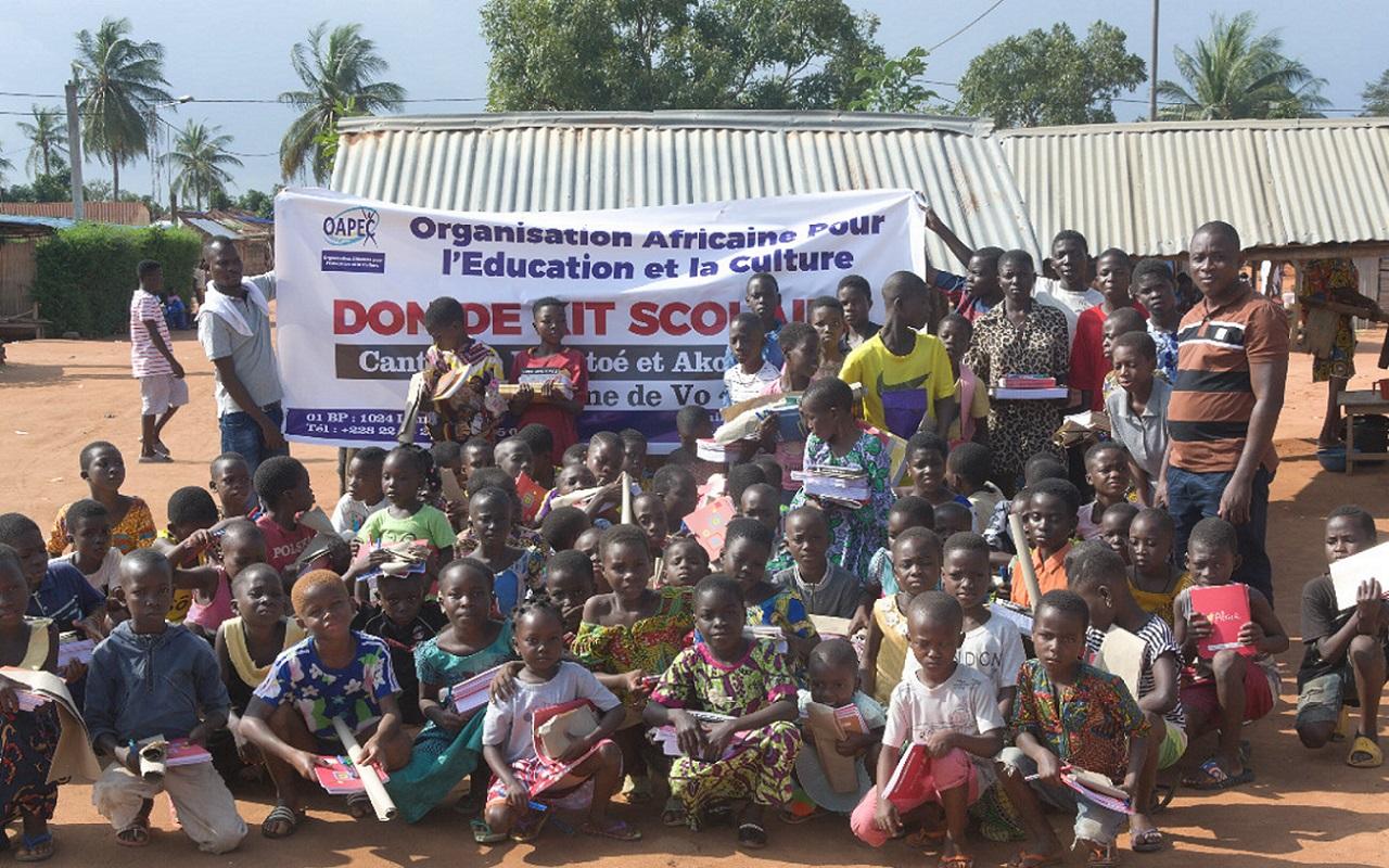 Togo-Hahotoé : l’ONG OAPEC fait don de fournitures scolaires à près de 300 élèves