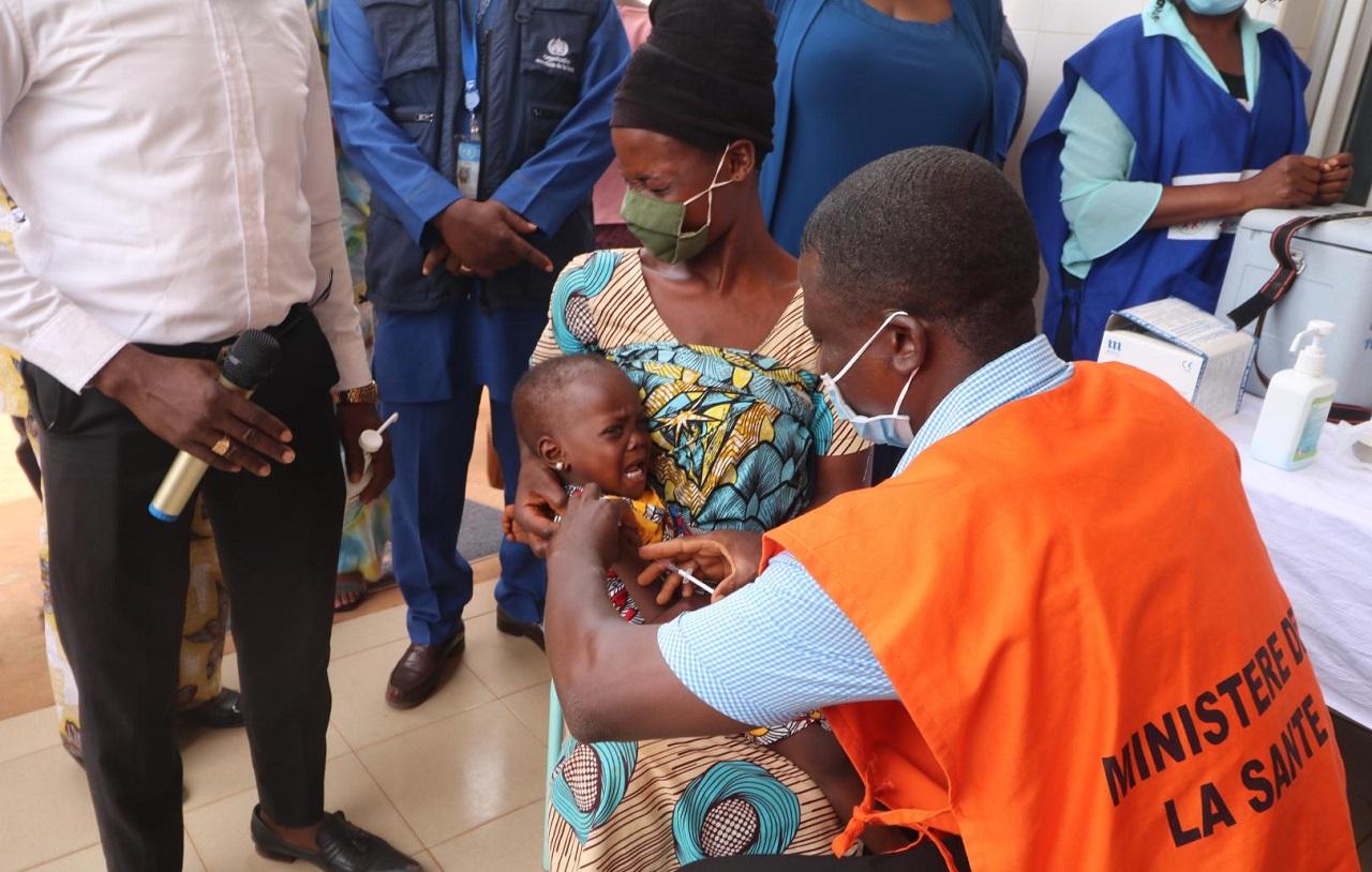 Togo- Vaccin poliomyélitique injectable: La deuxième dose désormais introduite dans la vaccination de routine Togo- Vaccin poliomyélitique injectable: La deuxième dose désormais introduite dans la vaccination de routine