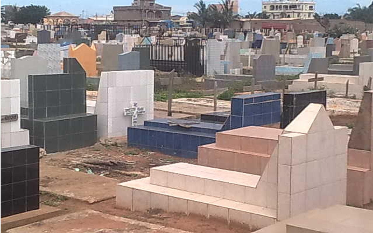 Togo-Pour défaut de mention du nom d’un chef canton sur les faire-part : Une dépouille mortelle gardée à la gendarmerie de Kévé des heures durant Togo-Pour défaut de mention du nom d’un chef canton sur les faire-part : Une dépouille mortelle gardée à la gendarmerie de Kévé des heures durant