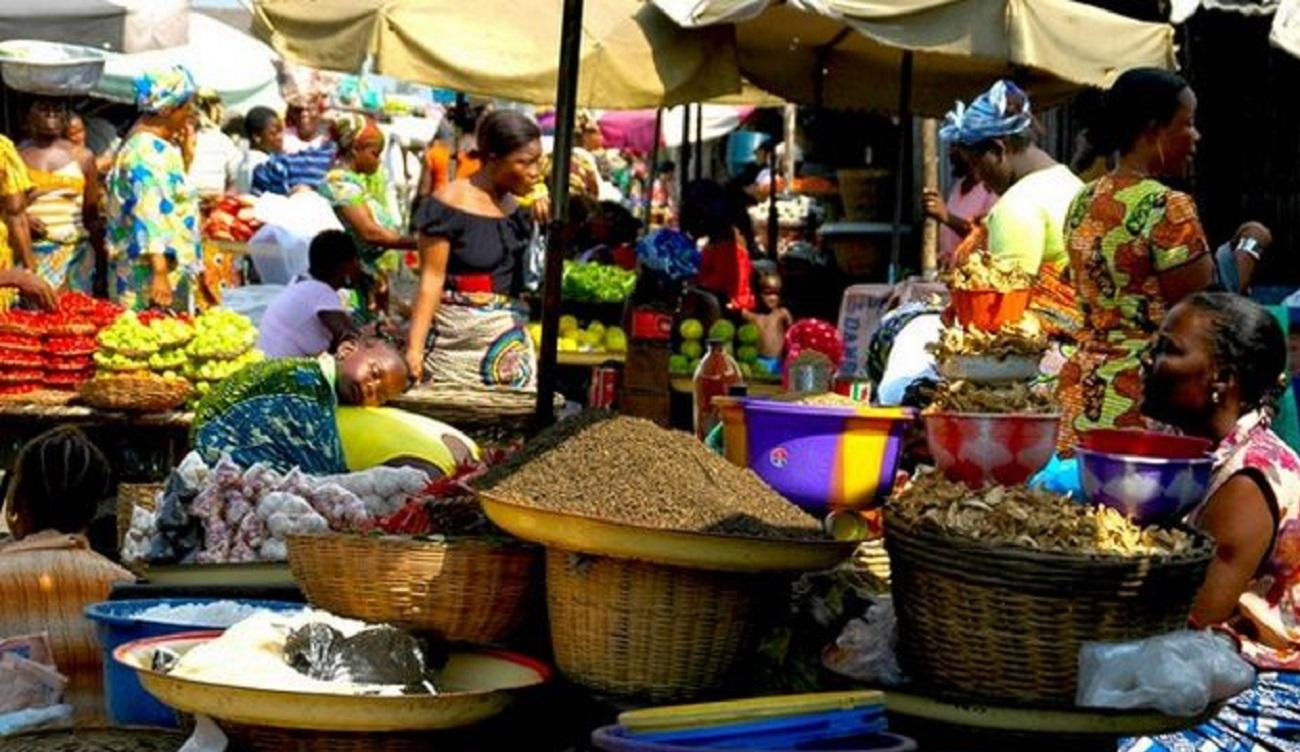 Togo-Mesures gouvernementales et gratification de 8 mois d’avance sur salaire : injustice et iniquité sociales par rapport aux Togolais les plus démunis Togo-Mesures gouvernementales et gratification de 8 mois d’avance sur salaire : injustice et iniquité sociales par rapport aux Togolais les plus démunis