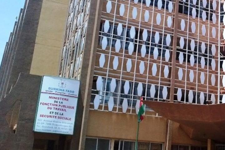 Vers la Fin de la Politisation de l’administration au Burkina Faso : Au Togo, la Méritocratie Aux Abonnés Absents!