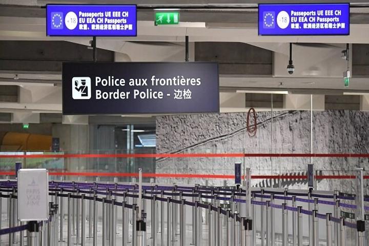 France-Paris/Roissy : vrais passeports français, faux porteurs… Une filière d’immigration clandestine africaine démantelée France-Paris/Roissy : vrais passeports français, faux porteurs… Une filière d’immigration clandestine africaine démantelée