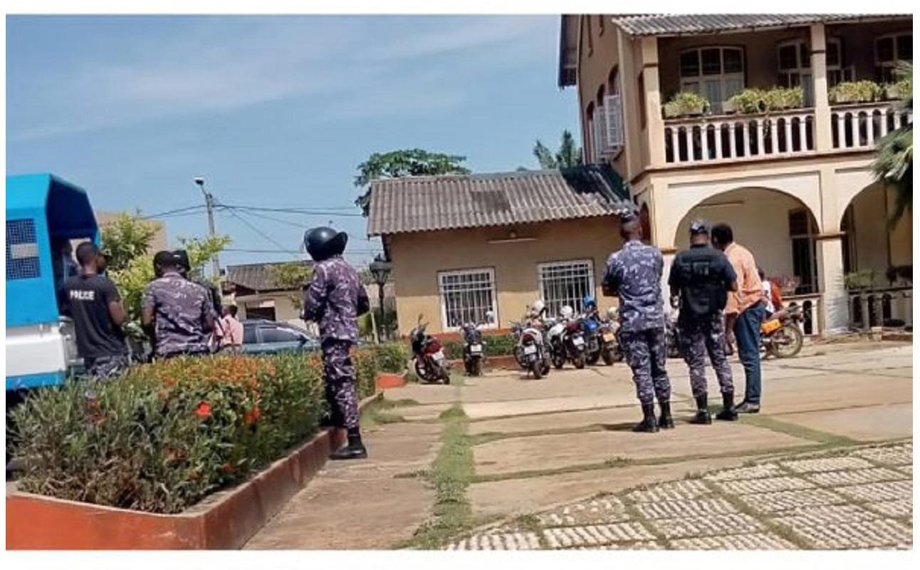 Togo- La rencontre partis d’opposition-OSC à Brotherhomé encore empêchée par les forces de l’ordre Togo- La rencontre partis d’opposition-OSC à Brotherhomé encore empêchée par les forces de l’ordre
