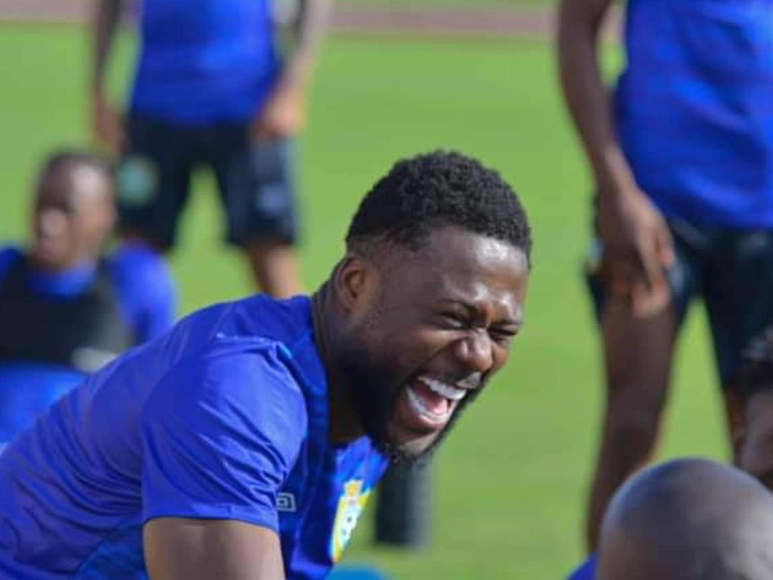 Stage de la RDC à Douala : Mbemba, Wissa et 5 autres Léopards rejoignent la tanière, 2 joueurs sont attendus Stage de la RDC à Douala : Mbemba, Wissa et 5 autres Léopards rejoignent la tanière, 2 joueurs sont attendus