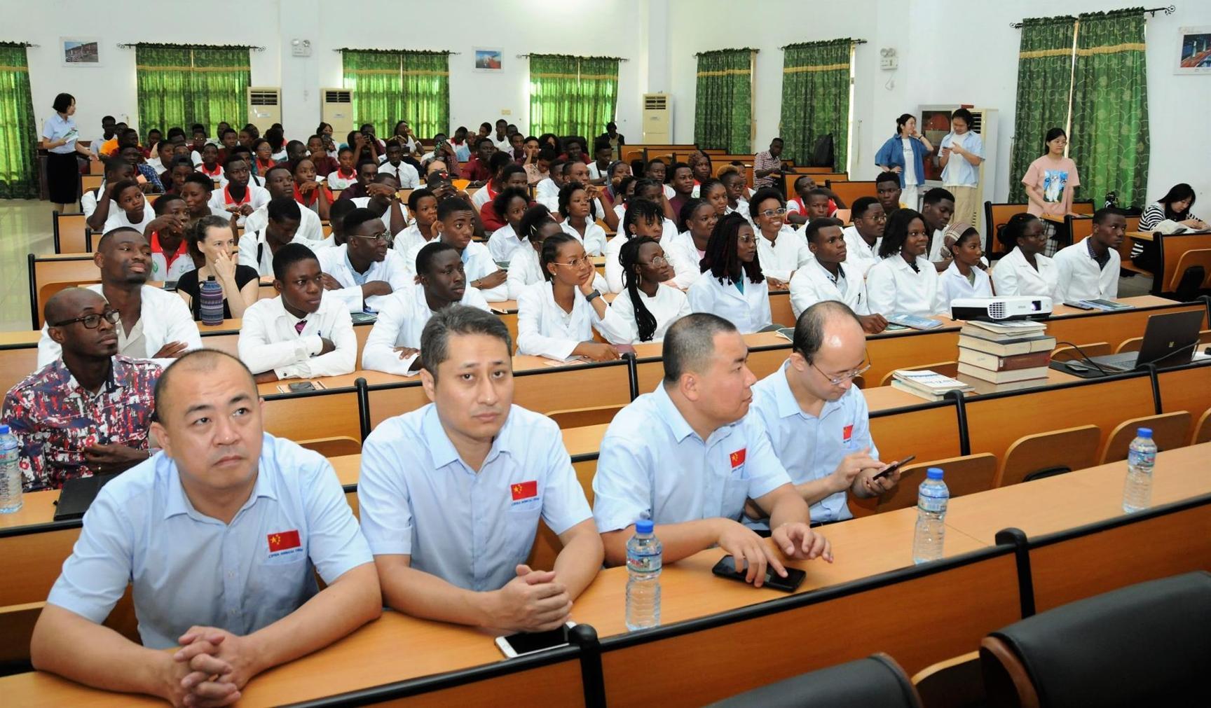 Chine-Togo : Des conférences sur le traitement des blessures sportives Chine-Togo : Des conférences sur le traitement des blessures sportives