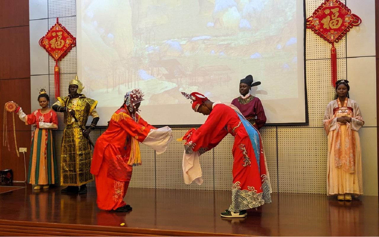 Togo- A la découverte de la culture chinoise Togo- A la découverte de la culture chinoise