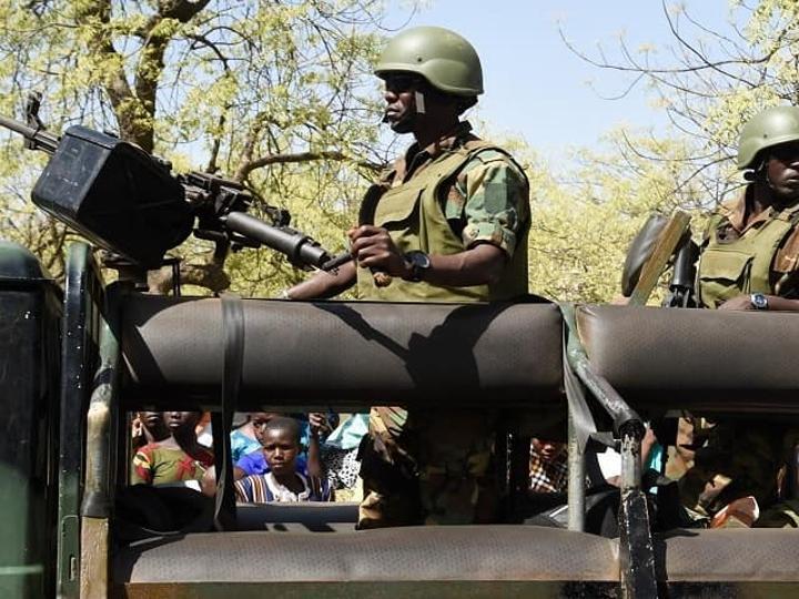 Togo/Opération Koundjoare : décès de 12 soldats, plus de 200 bœuf tués et des centaines blessés, des motos brûlés Togo/Opération Koundjoare : décès de 12 soldats, plus de 200 bœuf tués et des centaines blessés, des motos brûlés