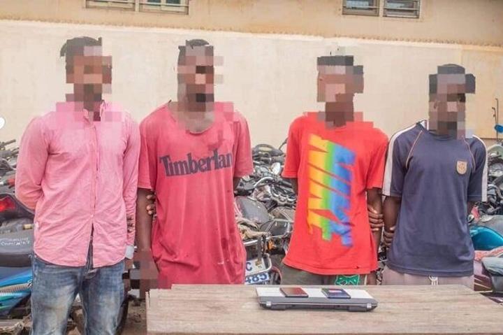 Togo : deux réseaux de voleurs de motos et téléphones portables interpellés; leur mode opératoire Togo : deux réseaux de voleurs de motos et téléphones portables interpellés; leur mode opératoire