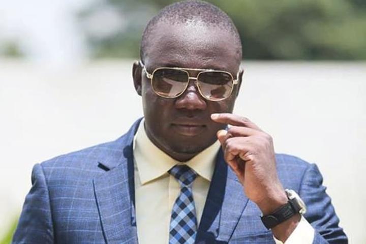Au Togo, on a l’impression que dès qu’une activité permet aux jeunes de s’en sortir un peu, certaines personnes cherchent absolument des moyens pour arrêter ça. Au Togo, on a l’impression que dès qu’une activité permet aux jeunes de s’en sortir un peu, certaines personnes cherchent absolument des moyens pour arrêter ça.