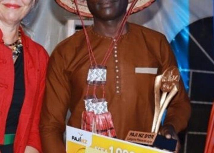 Togo/Pierre-Claver Kuvo lauréat du prix africain de journalisme d’investigation Norbert Zongo Togo/Pierre-Claver Kuvo lauréat du prix africain de journalisme d’investigation Norbert Zongo