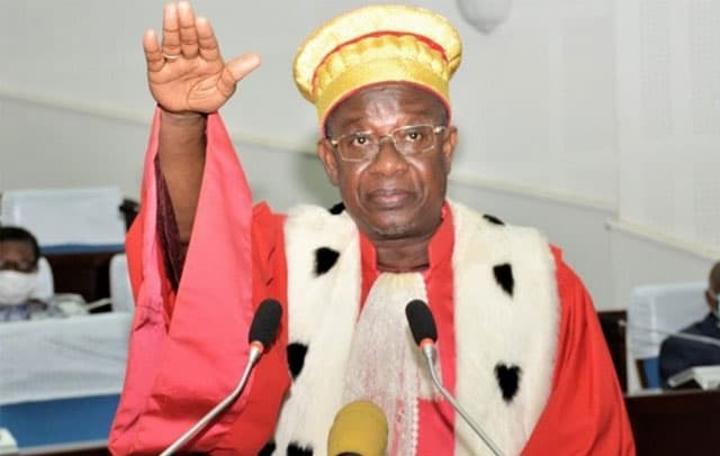 Togo : Après les magistrats, Abdoulaye Yaya s’attaque aux avocats, notaires, huissiers, et géomètres Togo : Après les magistrats, Abdoulaye Yaya s’attaque aux avocats, notaires, huissiers, et géomètres