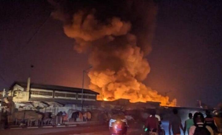 Encore un grand marché qui brûle au Togo : une gouvernance RPT-UNIR qui interroge et interpelle tous les Togolais qui veulent le changement ! Encore un grand marché qui brûle au Togo : une gouvernance RPT-UNIR qui interroge et interpelle tous les Togolais qui veulent le changement !