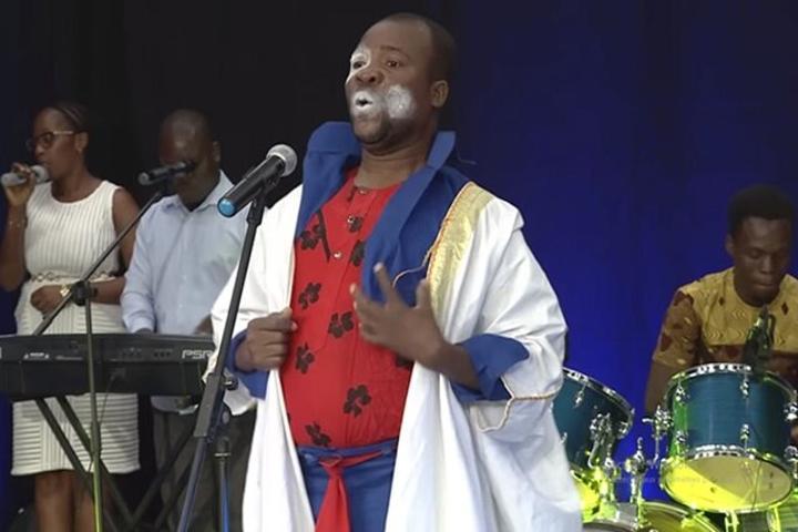 Le torchon brûle entre l’humoriste Gbadamassi et le directeur de la TVT Le torchon brûle entre l’humoriste Gbadamassi et le directeur de la TVT