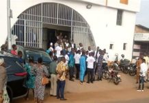 Togo- Mauvaise note pour l’Église Pentecôte : Recours à la police pour réprimer les fidèles manifestants dans les églises Togo- Mauvaise note pour l’Église Pentecôte : Recours à la police pour réprimer les fidèles manifestants dans les églises