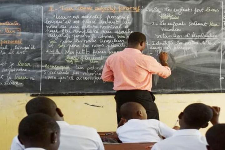 Yao Djifa Kolavi Interdit D’Enseigner dans Tous les Établissements Scolaires Publics et Privés ; les Raisons Yao Djifa Kolavi Interdit D’Enseigner dans Tous les Établissements Scolaires Publics et Privés ; les Raisons