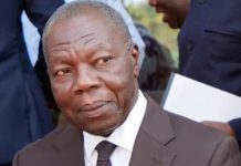 Togo/Justice: le Ministre Nahm-Tchougli Saute Dela Touglo, le Chef Prison dont Ferdinand Ayité Avait Parlé dans un Live Togo/Justice: le Ministre Nahm-Tchougli Saute Dela Touglo, le Chef Prison dont Ferdinand Ayité Avait Parlé dans un Live