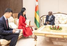 Wang Min Présente Ses Lettres De Créance À Savi De Tové Wang Min Présente Ses Lettres De Créance À Savi De Tové