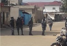 Adjamagbo, Aamron Et Gnakade Empêchés De Marcher Adjamagbo, Aamron Et Gnakade Empêchés De Marcher