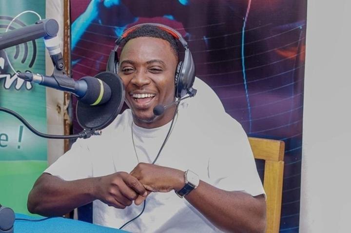 La crise silencieuse du métier d’animateur radio au Togo La crise silencieuse du métier d’animateur radio au Togo