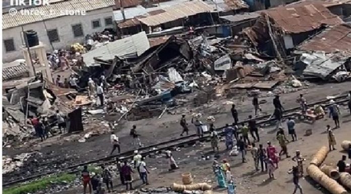 Démolition le long des rails au Togo: Alternatives? Démolition le long des rails au Togo: Alternatives?