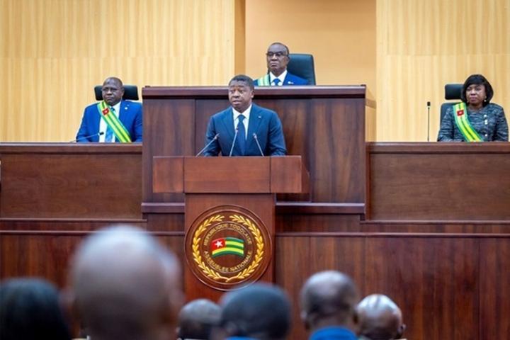 Gouvernement Togolais: Jeu de Poker dans un CapharnaüM Gouvernement Togolais: Jeu de Poker dans un CapharnaüM