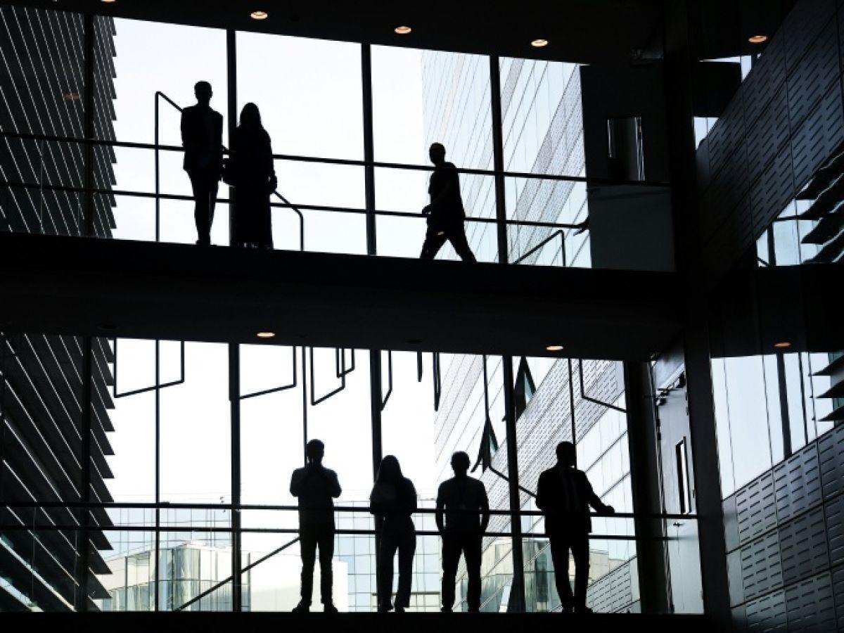 Burn-Out: Signes Ignorés et Prise en Charge Complexe Burn-Out: Signes Ignorés et Prise en Charge Complexe